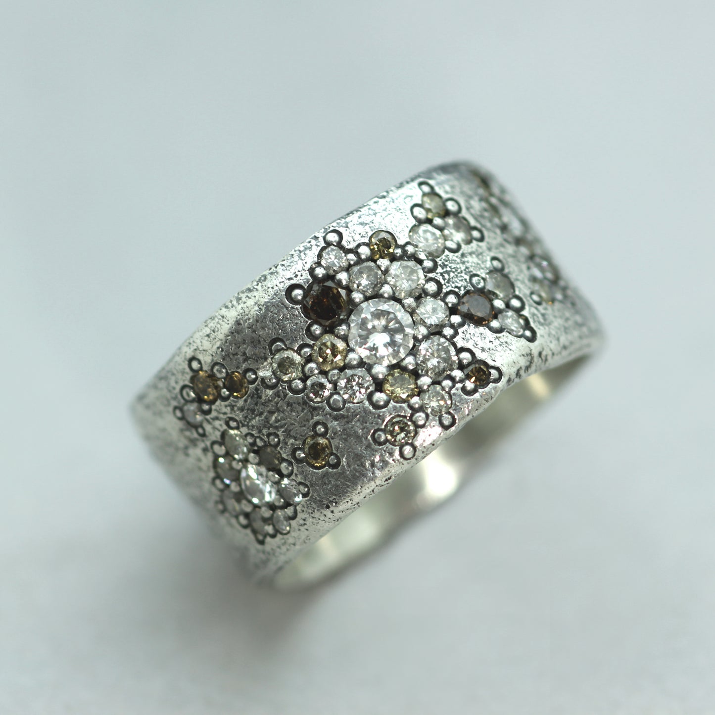 Reticulated Diamond Band