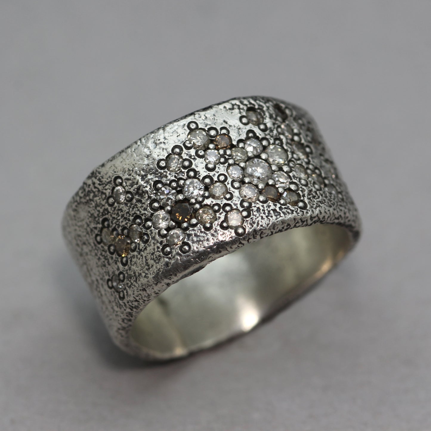 Reticulated Diamond Band