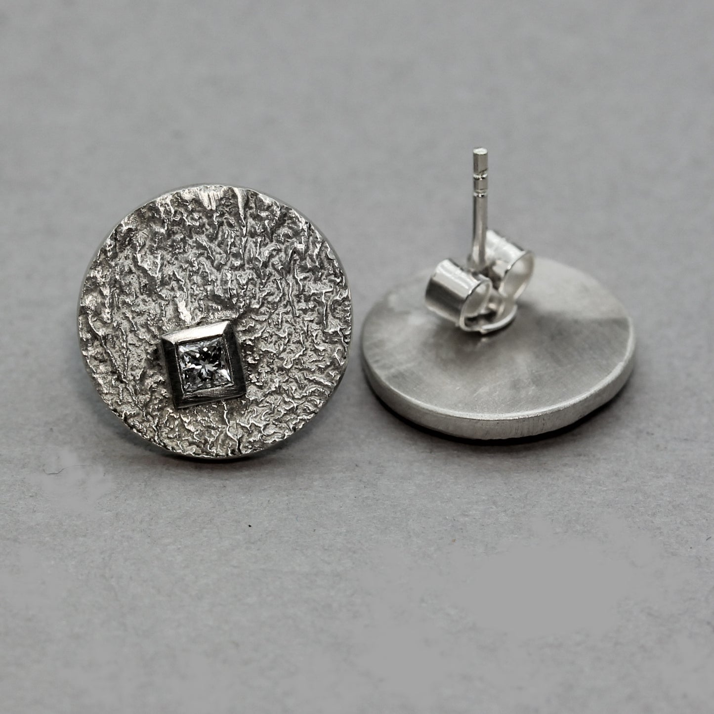 Reticulated Diamond Studs
