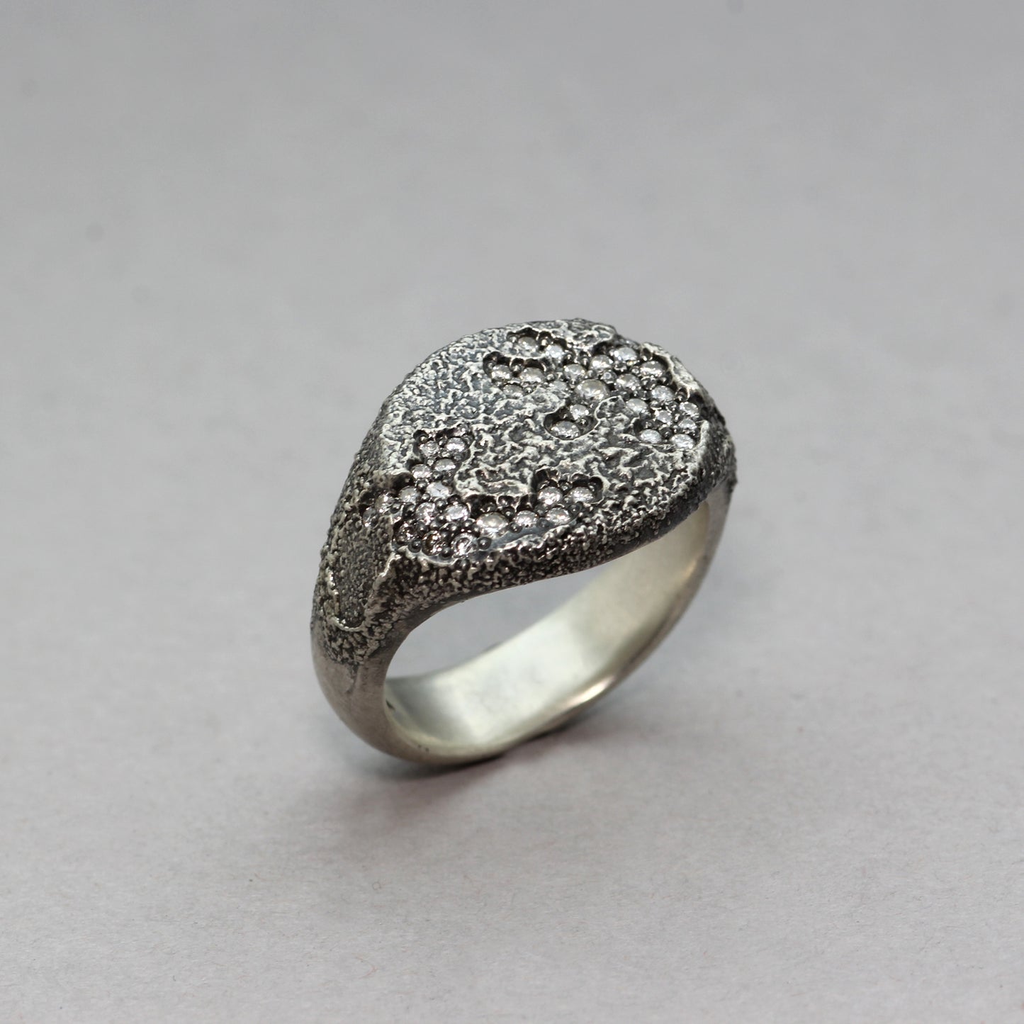 Reticulated Diamond Signet Ring